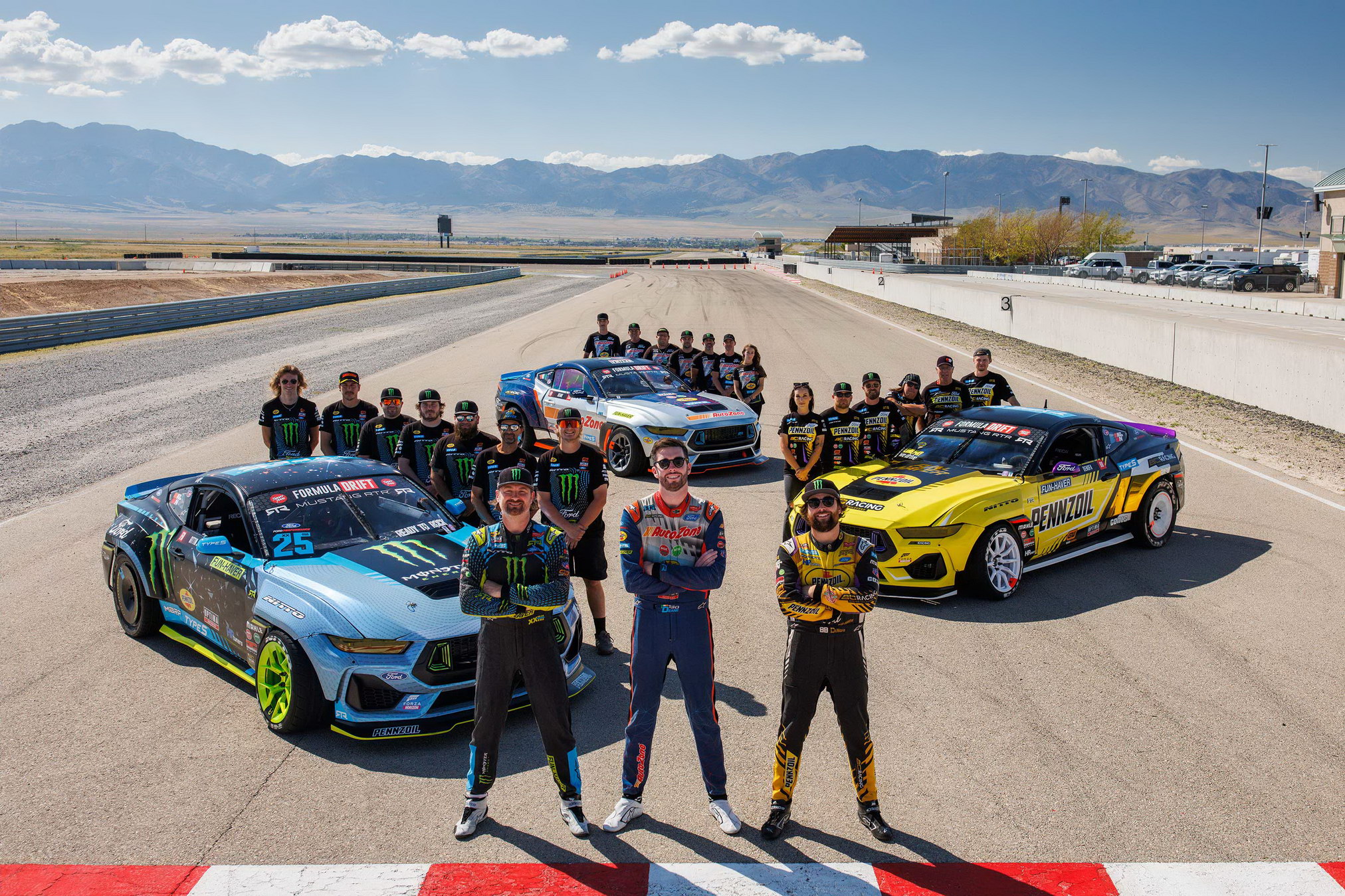 FORD AND RTR VICTORIOUS IN ALL-NEW, SEVENTH-GENERATION MUSTANG AT FORMULA DRIFT CHAMPIONSHIP