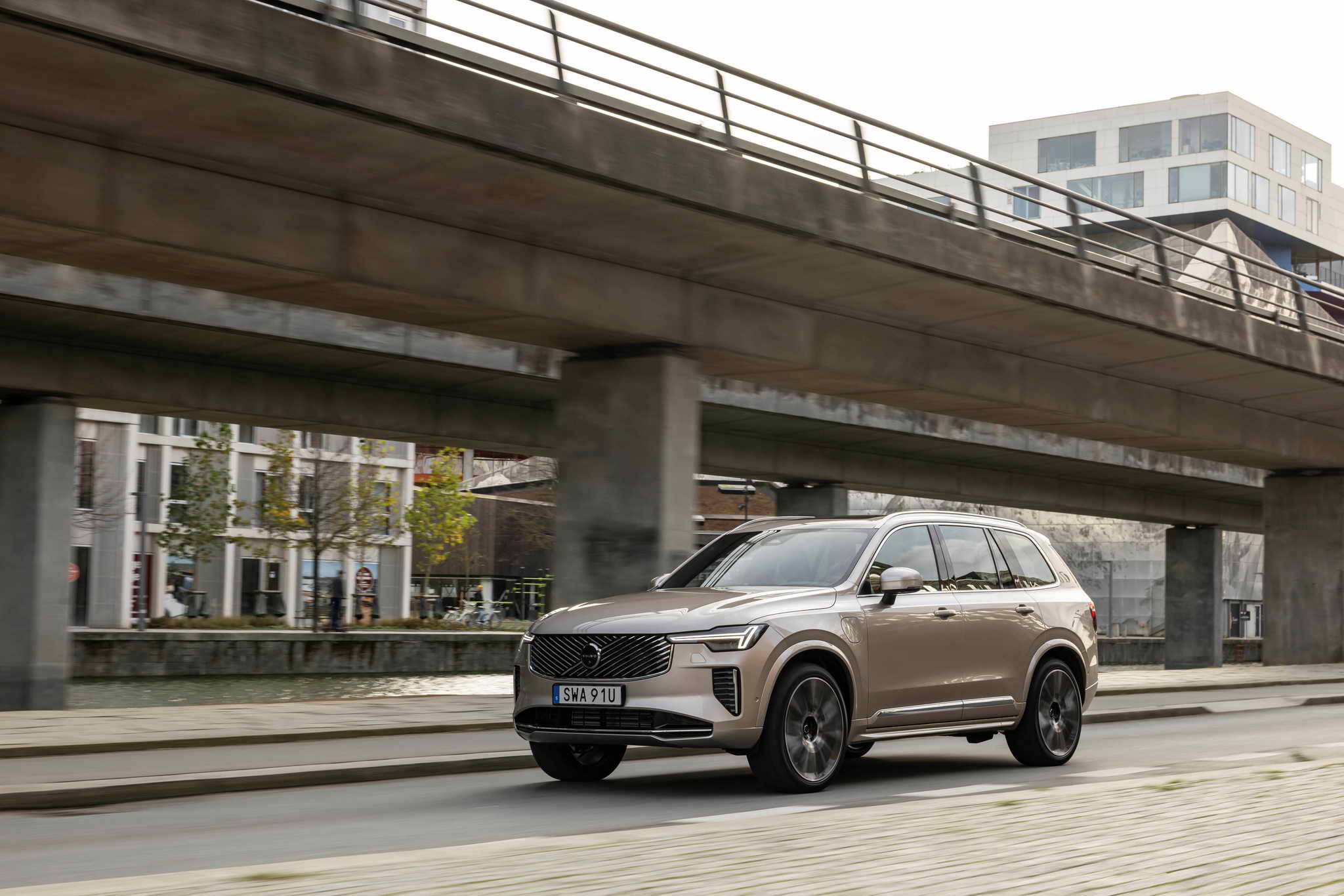 One millionth Volvo plug-in hybrid now on road